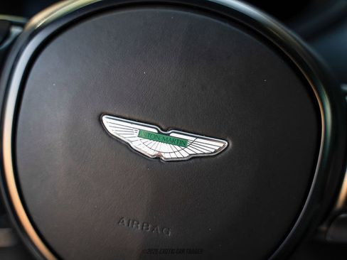 Used 2018 Aston Martin DB11 Coupe image 31