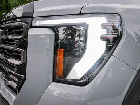 Used 2025 GMC Sierra 2500 AT4X w/ AT4X AEV Edition AWD/4WD image 6
