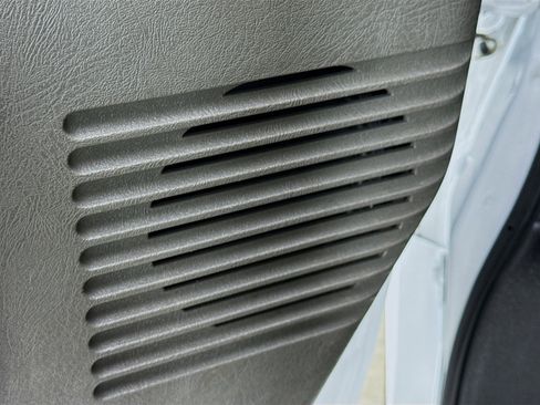 Used 2024 Chevrolet Express 2500 w/ Driver Convenience Package image 18