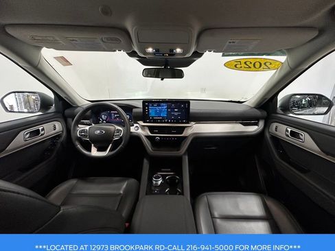 Used 2025 Ford Explorer Active w/ Active Comfort Package AWD/4WD image 25