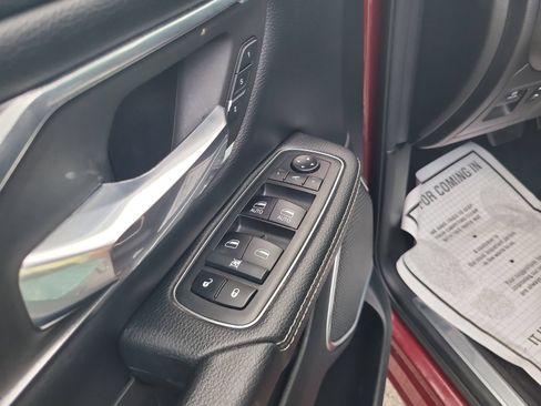 Used 2019 RAM 1500 Laramie RWD image 11