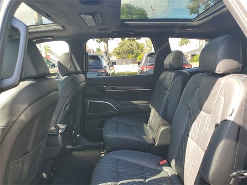 Used 2023 Kia Telluride SX Prestige X-Line image 13