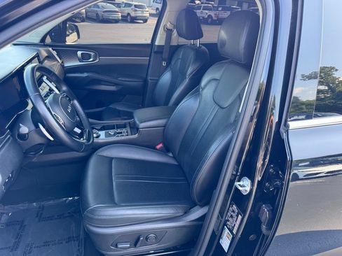 Used 2022 Kia Sorento S FWD image 23