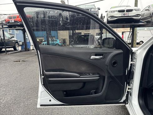 Used 2019 Dodge Charger SXT w/ Driver Confidence Group image 12