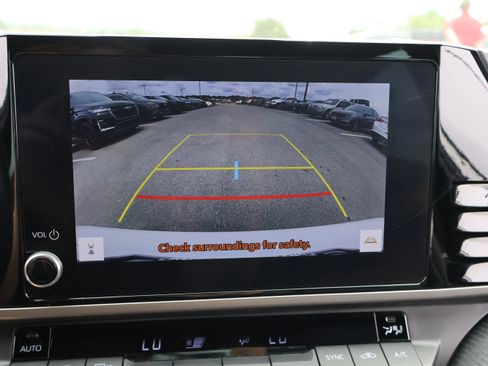 Used 2025 Toyota Camry SE FWD image 28