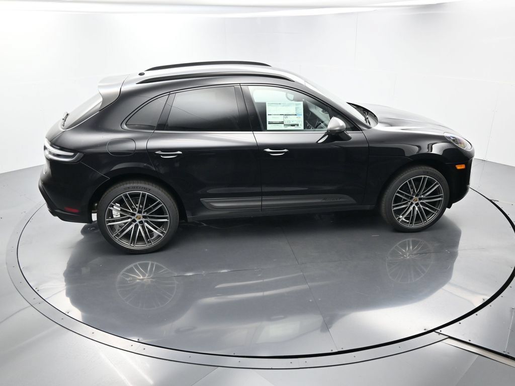 Certified 2026 Porsche Macan Turbo AWD/4WD image 39