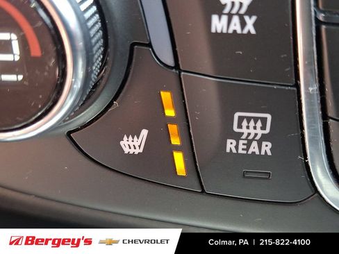 Used 2023 Chevrolet Traverse LT AWD/4WD image 27