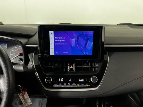 Used 2025 Toyota Corolla LE image 17