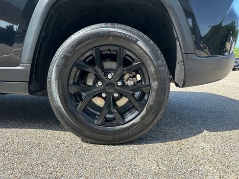 Certified 2024 Jeep Grand Cherokee Altitude AWD/4WD image 51