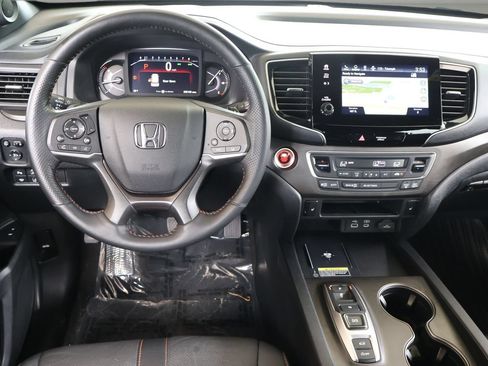 Used 2024 Honda Passport TrailSport image 14
