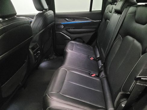 Used 2022 Jeep Grand Cherokee Overland image 18