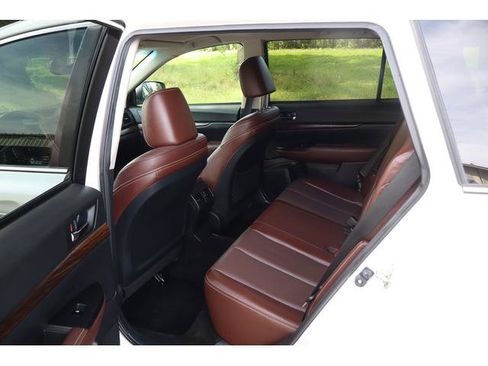 Used 2013 Subaru Outback 3.6R Limited w/ Special Appearance Pkg AWD/4WD image 8