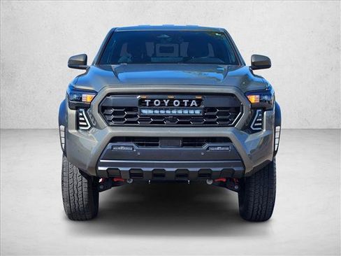Used 2025 Toyota Tacoma TRD Off-Road w/ TRD Off Road Upgrade Package AWD/4WD image 2