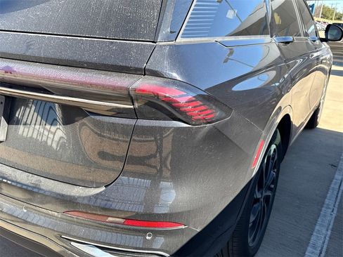 Used 2024 Lincoln Nautilus Reserve w/ Equipment Group 202A image 7