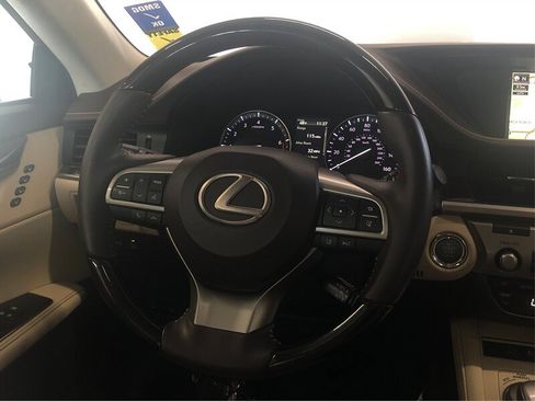 Used 2017 Lexus ES 350 w/ Luxury Package image 16