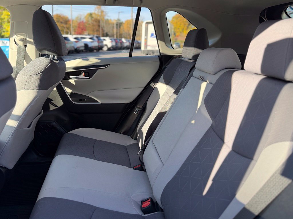 Used 2020 Toyota RAV4 XLE w/ Convenience Package AWD/4WD image 6