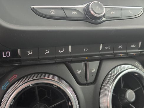 Used 2020 Chevrolet Camaro LT image 20