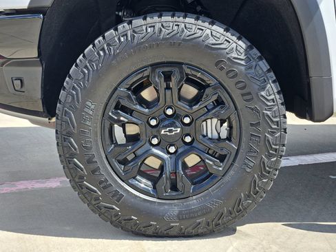 New 2026 Chevrolet Silverado 1500 ZR2 w/ Dark Appearance Package AWD/4WD image 12