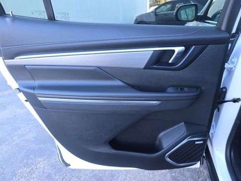 Certified 2025 Buick Enclave Preferred image 30