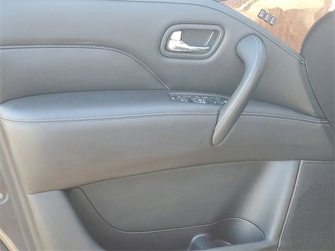 Used 2018 INFINITI QX80 Base image 15