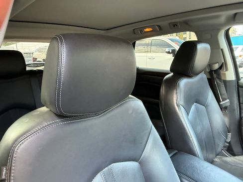 Used 2016 Cadillac SRX Luxury FWD image 3