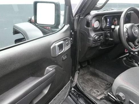 Used 2024 Jeep Wrangler Unlimited Rubicon w/ Convenience Group AWD/4WD image 22