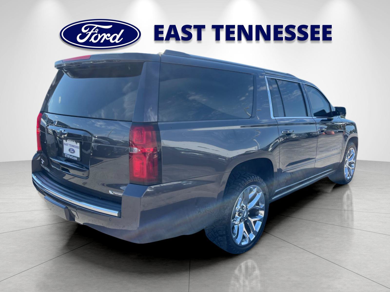 Used 2018 Chevrolet Suburban Premier AWD/4WD image 3