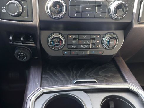 Used 2020 Ford F250 Limited w/ FX4 Off-Road Package AWD/4WD image 16