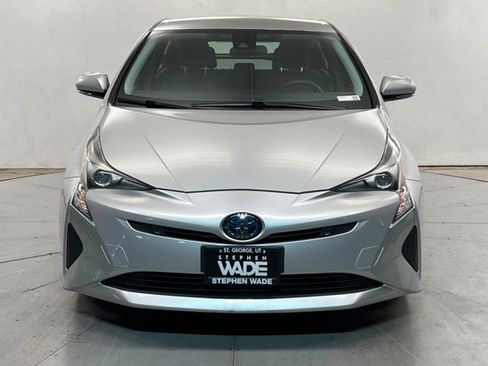 Used 2018 Toyota Prius Two w/ Prius Two Safety Plus Package FWD image 8