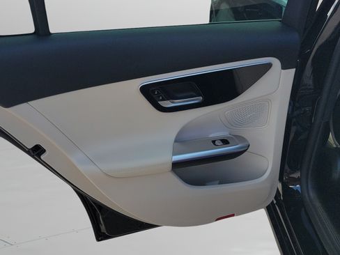 Used 2023 Mercedes-Benz C 300 Sedan image 8