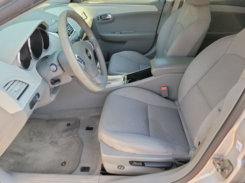 Used 2010 Chevrolet Malibu Hybrid image 4