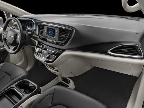 Used 2017 Chrysler Pacifica Touring-L Plus w/ Advanced Safetytec Group image 11