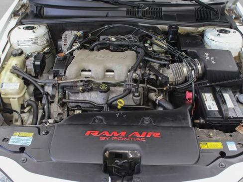 Used 2001 Pontiac Grand Am GT w/ Solid Value Appearance Pkg FWD image 16