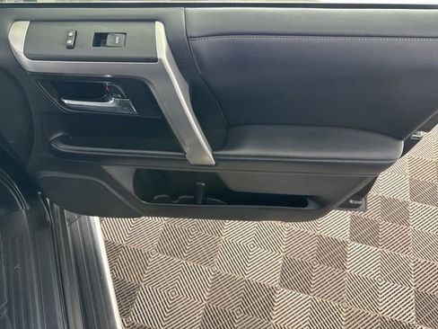 Used 2019 Toyota 4Runner SR5 AWD/4WD image 19