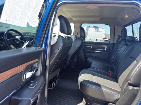 Used 2017 RAM 1500 Laramie w/ Convenience Group AWD/4WD image 30