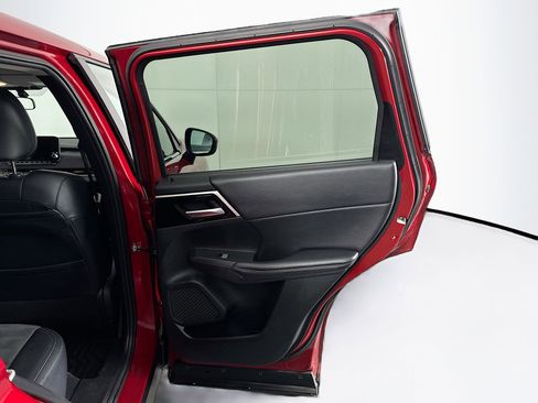 Used 2024 Mitsubishi Outlander SE image 33