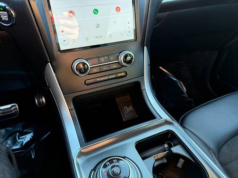 Used 2024 Ford Edge ST-Line image 31