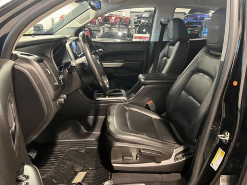 Used 2019 Chevrolet Colorado ZR2 w/ ZR2 Midnight Special Edition AWD/4WD image 9