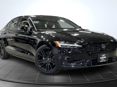 Certified 2023 Volvo S60 B5 Plus w/ Climate Package image 13