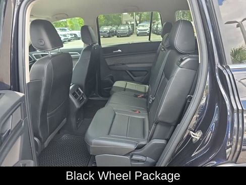 Used 2023 Volkswagen Atlas SE w/ Black Wheel Package FWD image 7