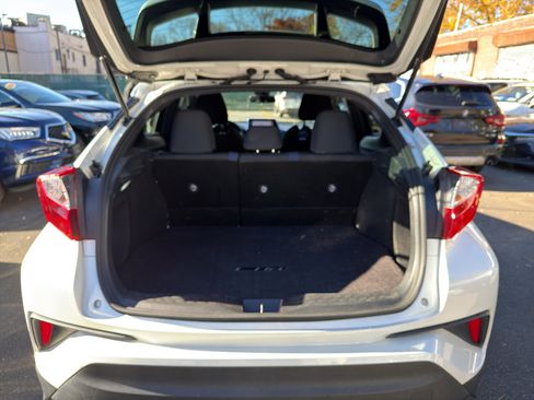 Used 2021 Toyota C-HR XLE image 20