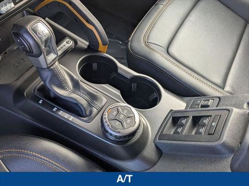 Used 2023 Ford Bronco Badlands image 20