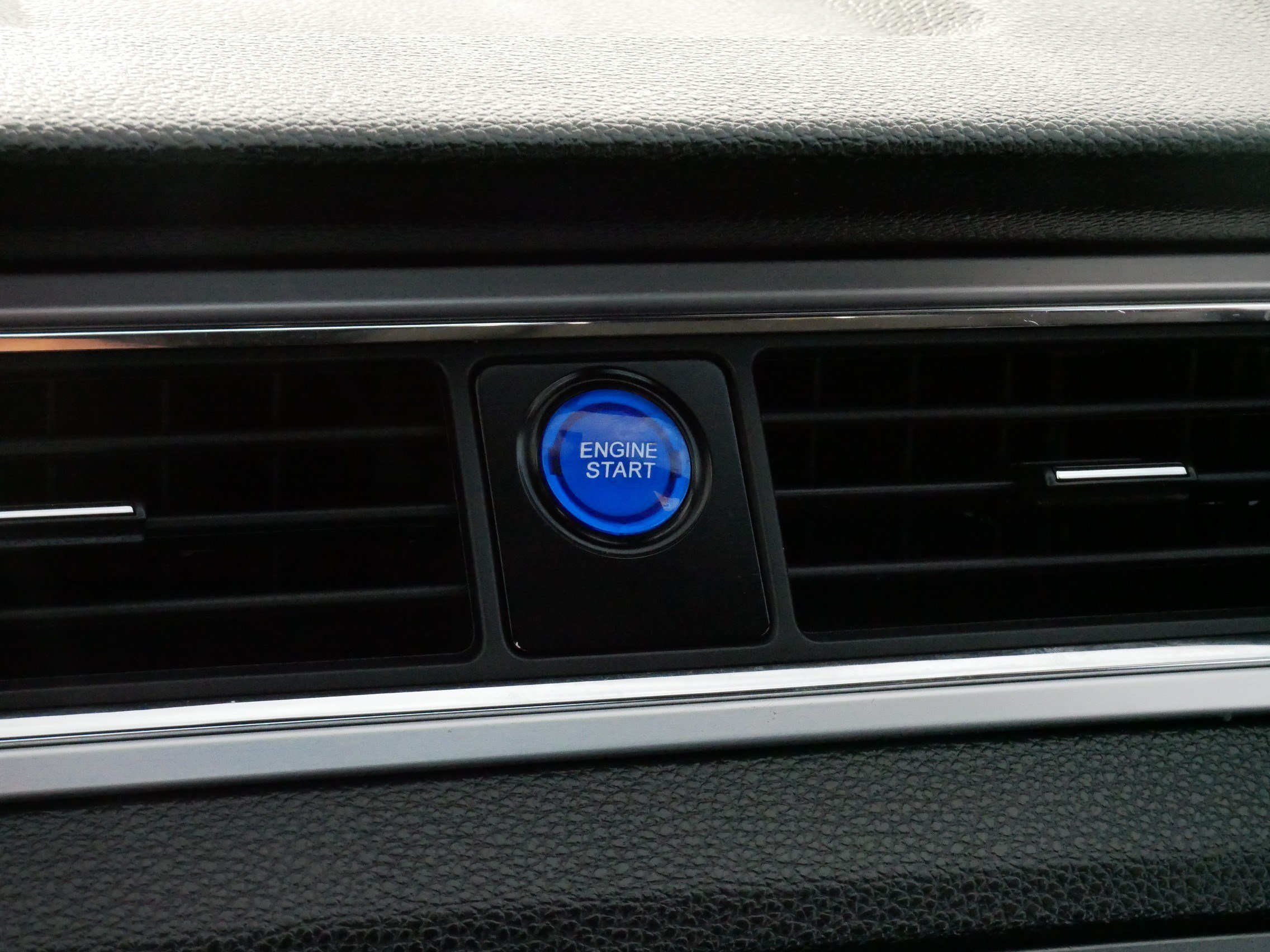 Used 2014 Ford Mustang Premium RWD image 29