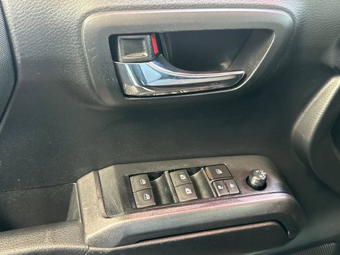 Used 2021 Toyota Tacoma TRD Off-Road w/ Technology Package AWD/4WD image 12