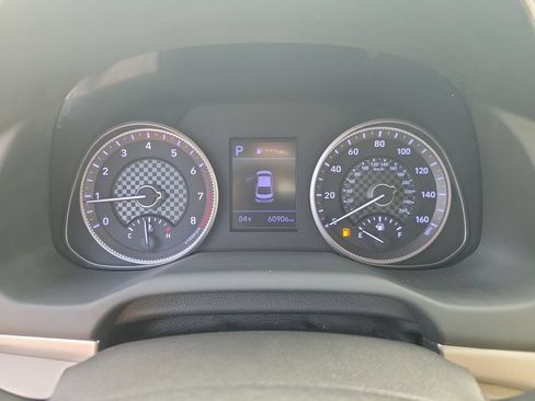 Used 2020 Hyundai Elantra SE FWD image 24