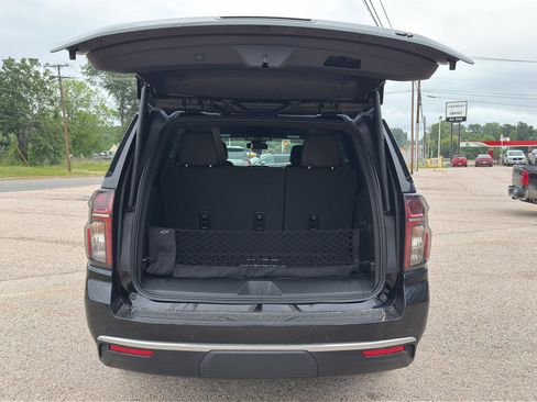 Used 2024 Chevrolet Tahoe LT w/ Luxury Package RWD image 8