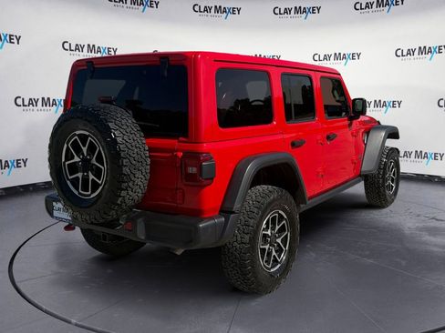 Used 2025 Jeep Wrangler Unlimited Rubicon AWD/4WD image 5