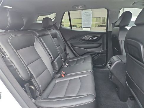 Used 2024 GMC Terrain SLT image 26