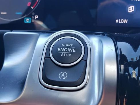 Used 2024 Mercedes-Benz GLB 250 4MATIC image 30