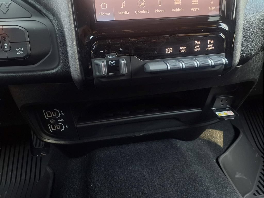 New 2026 RAM 3500 Tradesman AWD/4WD image 25